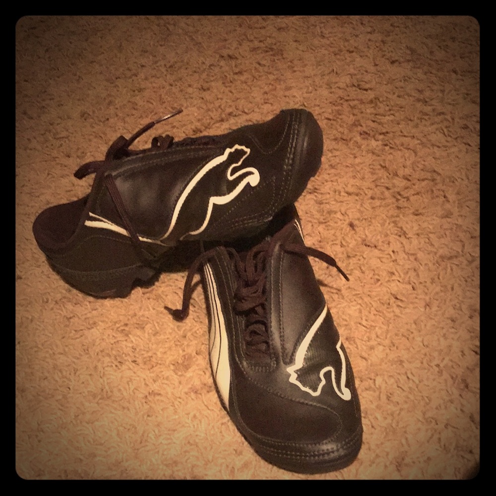 Brown puma Big Cat soccer shoes